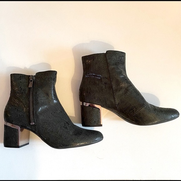 Dkny Shoes Last Chance Dkny Crosbi Green Faux Snakeskin Heel Ankle